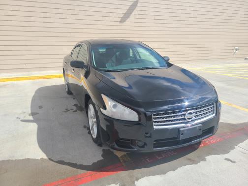 Photo 4 of 15 of 2011 Nissan Maxima S