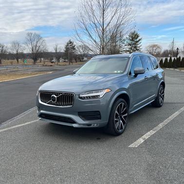 2020 Volvo XC90 T6 Momentum