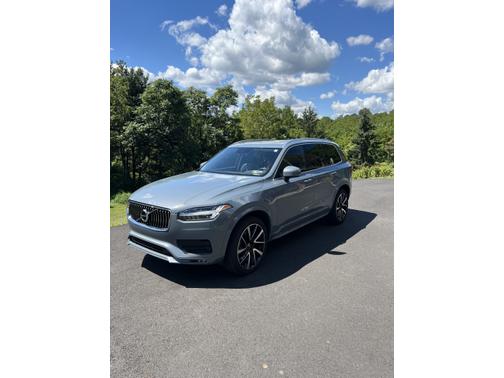 2020 Volvo XC90 T6 Momentum