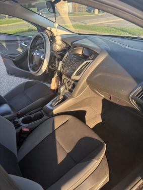Black 2012 Ford Focus SE