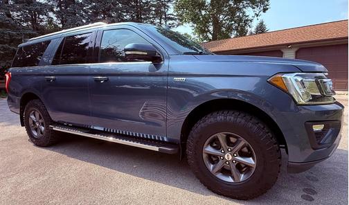 Blue 2020 Ford Expedition Max XLT