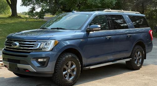 Blue 2020 Ford Expedition Max XLT