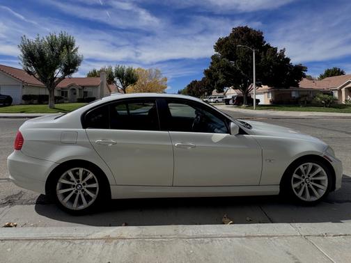 2011 BMW 328 i