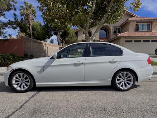 2011 BMW 328 i