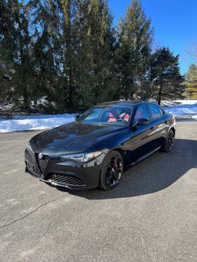 2022 Alfa Romeo Giulia Veloce