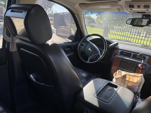 White 2007 Chevrolet Tahoe LTZ