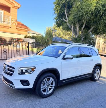 White 2022 Mercedes-Benz GLB 250 Base