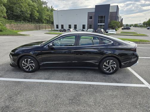 Black 2026 Hyundai SONATA Hybrid Blue