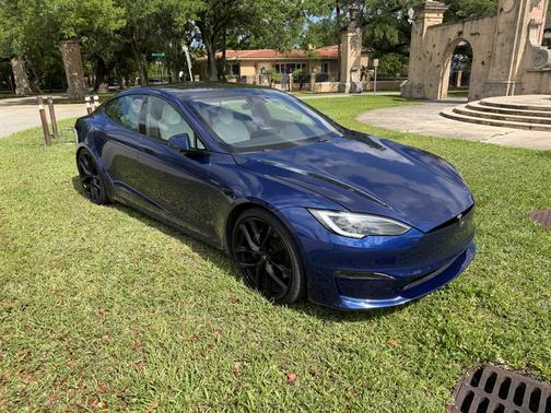 2023 Tesla Model S Plaid