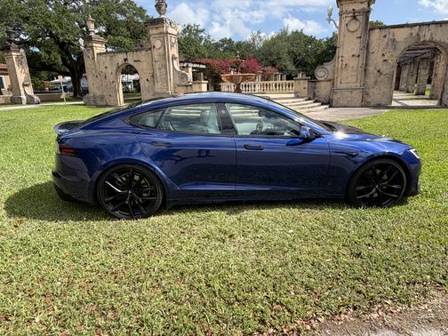 2023 Tesla Model S Plaid