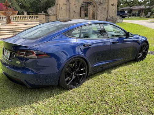 2023 Tesla Model S Plaid