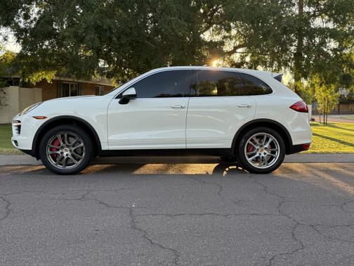 2011 Porsche Cayenne Cayenne Turbo