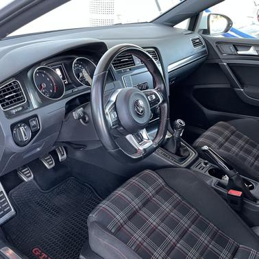 2016 Volkswagen Golf GTI 2.0T SE 4-Door