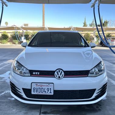 2016 Volkswagen Golf GTI 2.0T SE 4-Door
