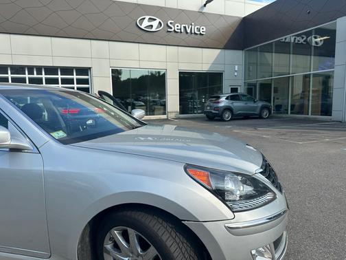 Silver 2011 Hyundai Equus Signature