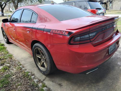 Red 2015 Dodge Charger SE