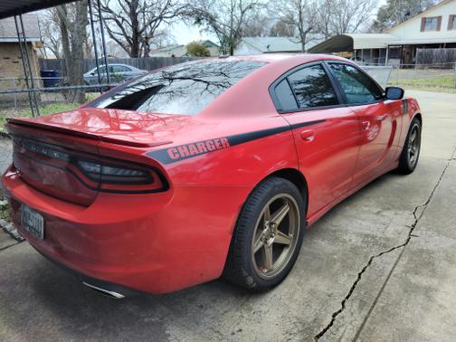 Red 2015 Dodge Charger SE