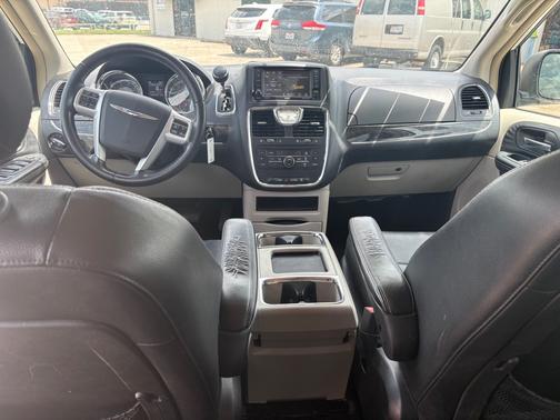 2015 Chrysler Town & Country Touring