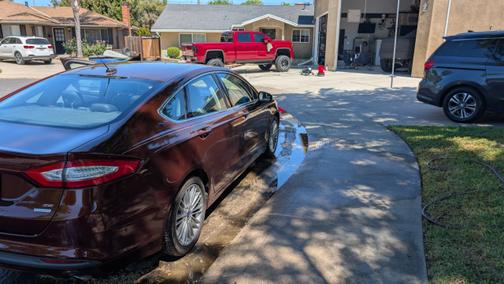 Red 2015 Ford Fusion SE