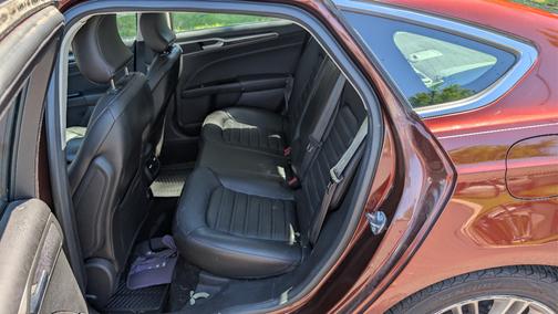 Red 2015 Ford Fusion SE