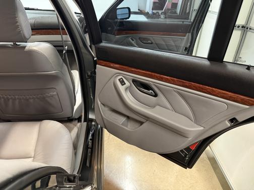 2002 BMW 530 i
