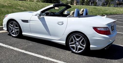 White 2015 Mercedes-Benz SLK-Class SLK 350