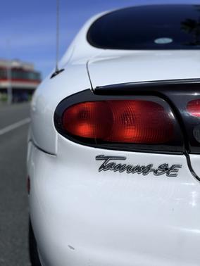 White 1999 Ford Taurus SE