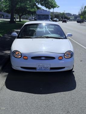 White 1999 Ford Taurus SE