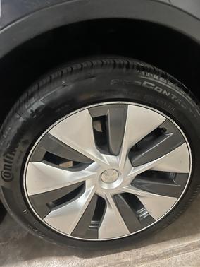 Gray 2023 Tesla Model Y Long Range