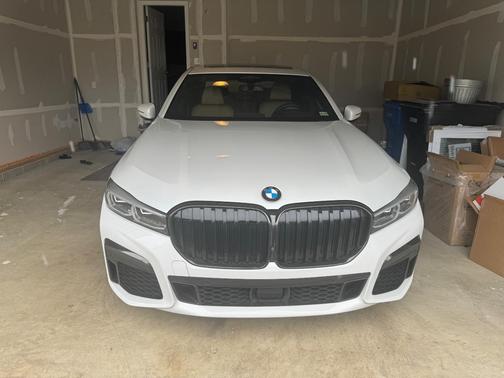 White 2022 BMW 750 i xDrive