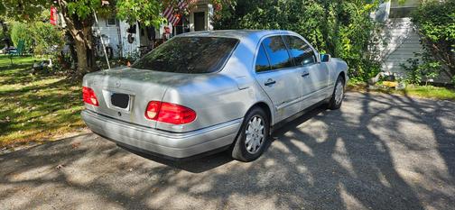 1999 Mercedes-Benz E-Class E320