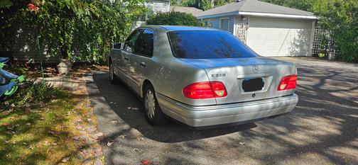 1999 Mercedes-Benz E-Class E320