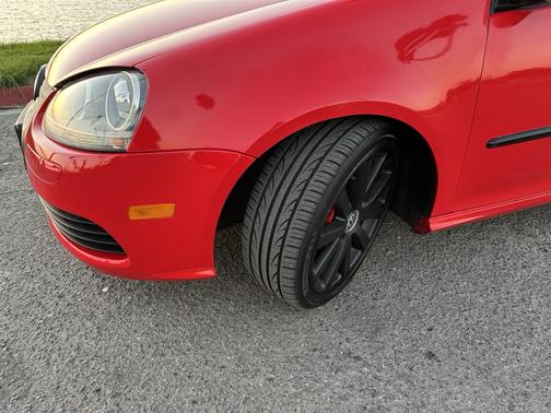 2008 Volkswagen R32 Base