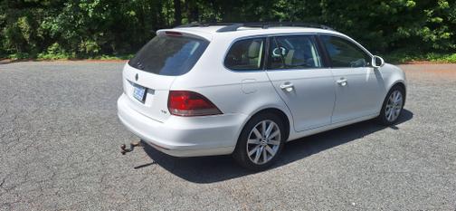 White 2010 Volkswagen Jetta TDI