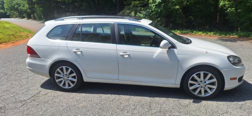 White 2010 Volkswagen Jetta TDI