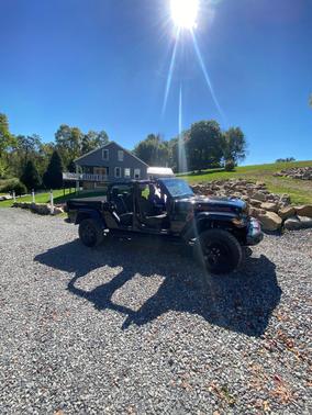 Black 2021 Jeep Gladiator Mojave