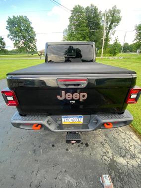 Black 2021 Jeep Gladiator Mojave