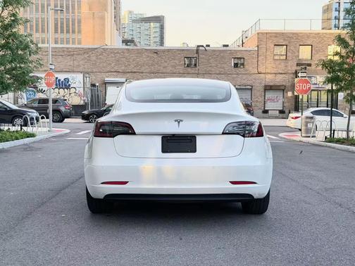 White 2019 Tesla Model 3 Standard Range Plus