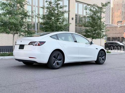 White 2019 Tesla Model 3 Standard Range Plus