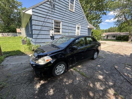 2011 Nissan Versa 1.8 S