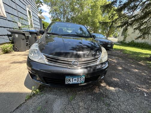 2011 Nissan Versa 1.8 S