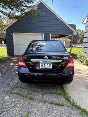 2011 Nissan Versa 1.8 S