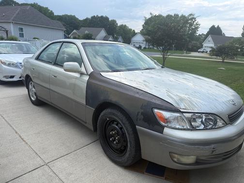 Silver 1999 Lexus ES 300 Base