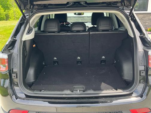 Black 2018 Jeep Compass Trailhawk