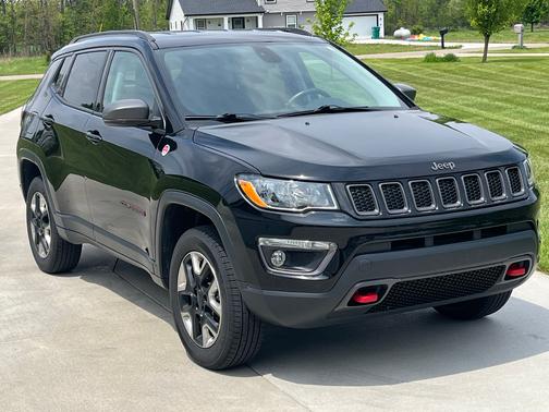 Black 2018 Jeep Compass Trailhawk