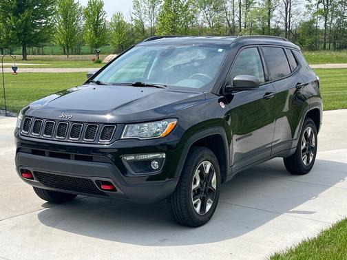 Black 2018 Jeep Compass Trailhawk