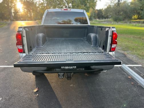 2005 Chevrolet Silverado 2500 LS H/D Crew Cab