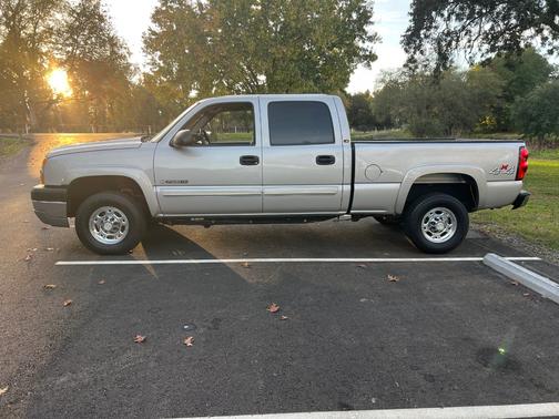 2005 Chevrolet Silverado 2500 LS H/D Crew Cab