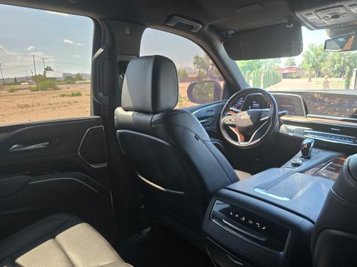 2022 Cadillac Escalade Luxury