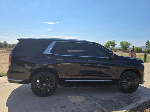 2022 Cadillac Escalade Luxury